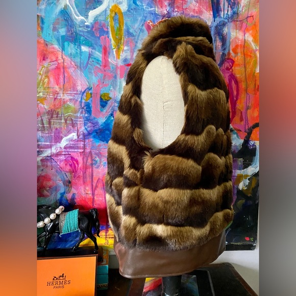 Gorgeous CHICOS Lush Brown Faux Fur VEST Statement Luxury Fashion size 1 NWOT ❤️ - Picture 8 of 10